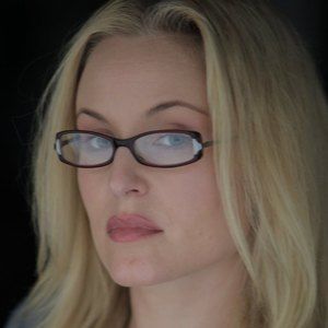 Meet your Posher, Emilia